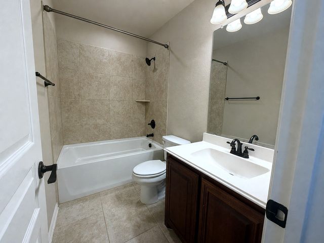 1109 Abbey Lane, Midlothian, TX 76065