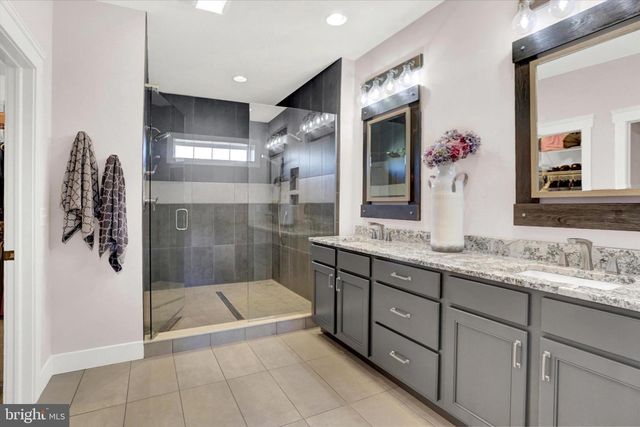 102 MEMORIAL DR, Harrisburg, PA 17112