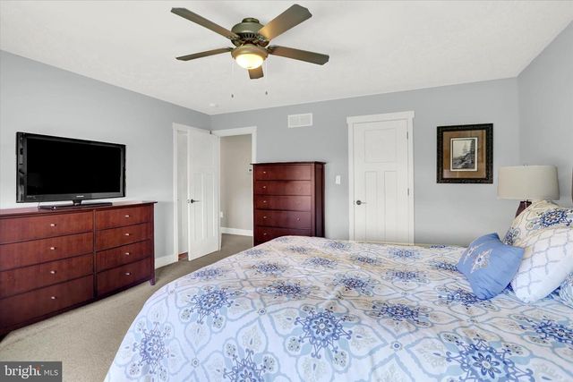 102 MEMORIAL DR, Harrisburg, PA 17112