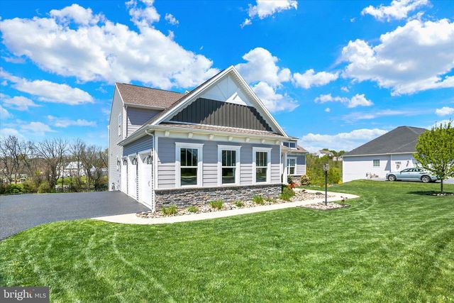 102 MEMORIAL DR, Harrisburg, PA 17112