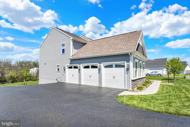 102 MEMORIAL DR, Harrisburg, PA 17112