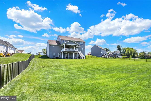 102 MEMORIAL DR, Harrisburg, PA 17112