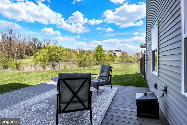 102 MEMORIAL DR, Harrisburg, PA 17112
