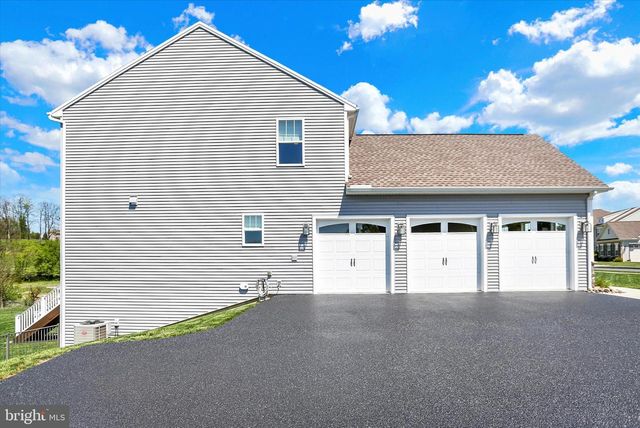 102 MEMORIAL DR, Harrisburg, PA 17112