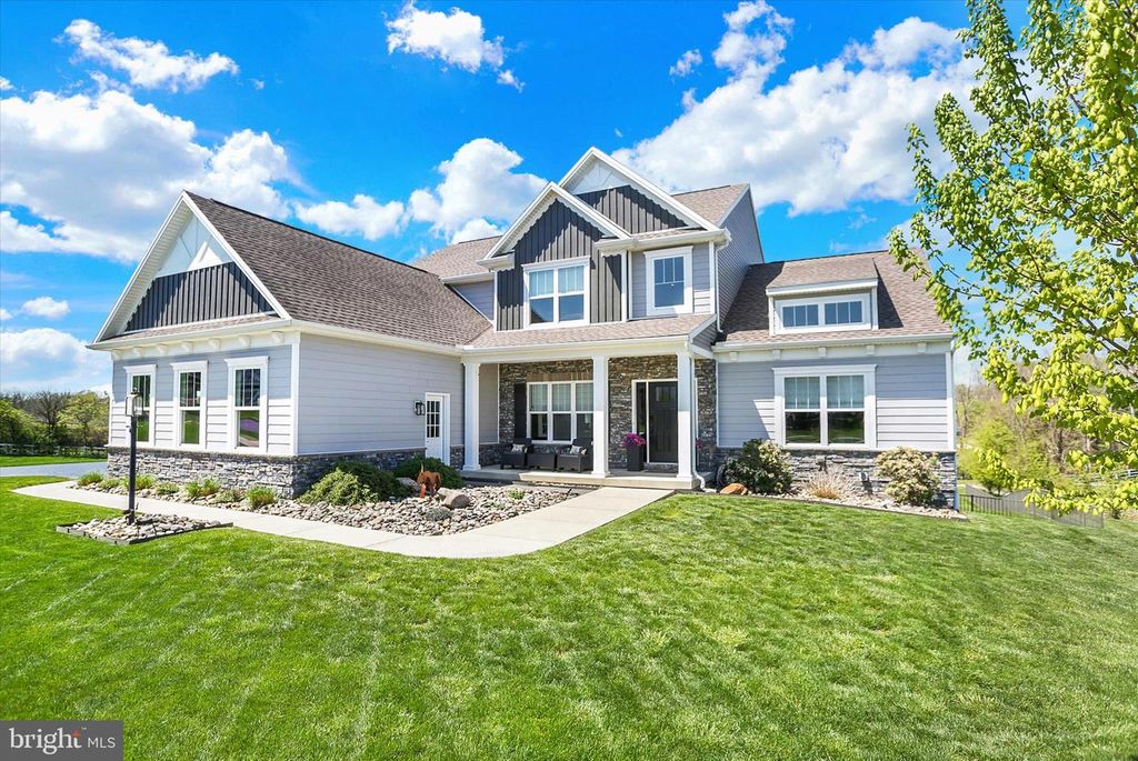 102 MEMORIAL DR, Harrisburg, PA 17112