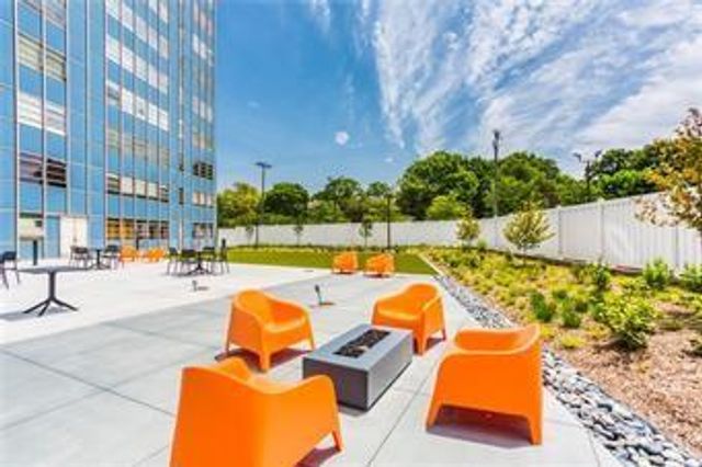 333 W Meyer Boulevard 209, Kansas City, MO 64113