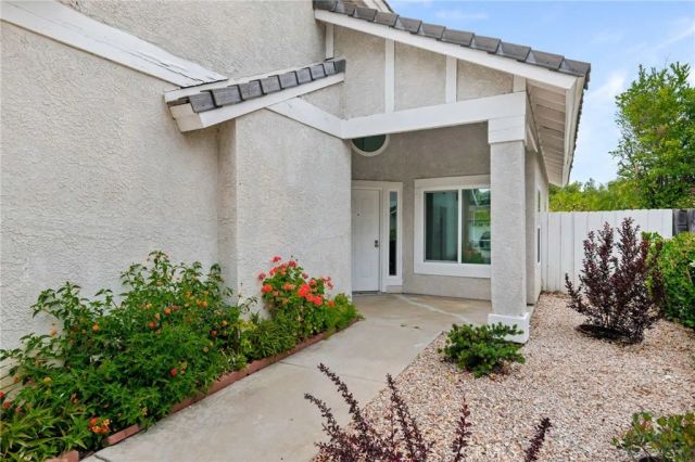 3854 Lost Springs Drive, Calabasas, CA 91301