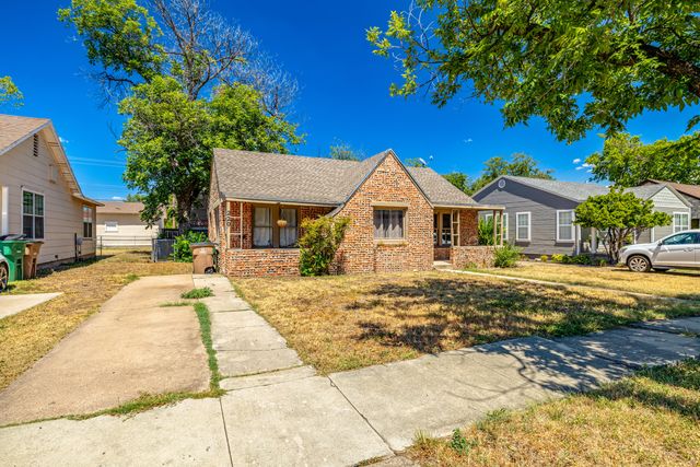 220 N Adams Street, San Angelo, TX 76901