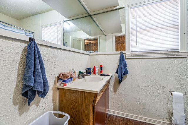 220 N Adams Street, San Angelo, TX 76901