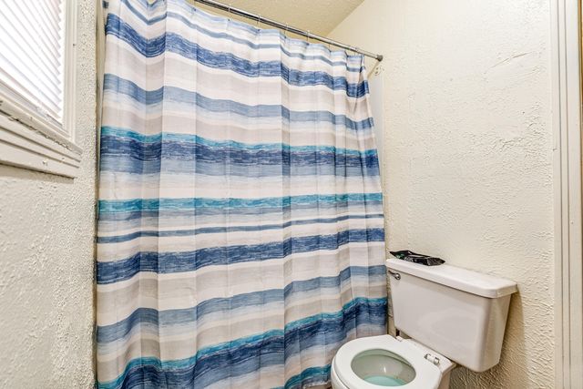 220 N Adams Street, San Angelo, TX 76901
