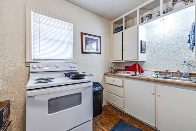 220 N Adams Street, San Angelo, TX 76901