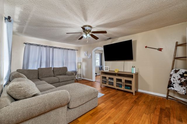 220 N Adams Street, San Angelo, TX 76901