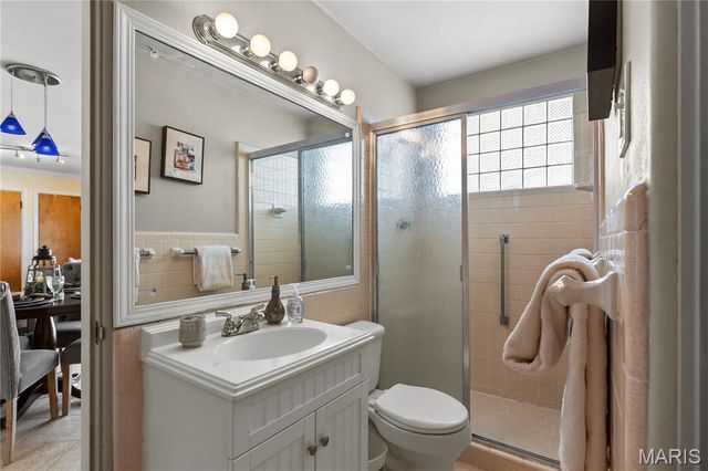 62 W Cardigan Drive, Florissant, MO 63135