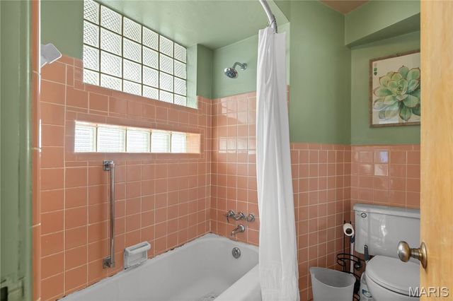 62 W Cardigan Drive, Florissant, MO 63135