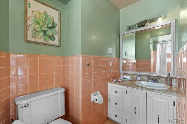 62 W Cardigan Drive, Florissant, MO 63135