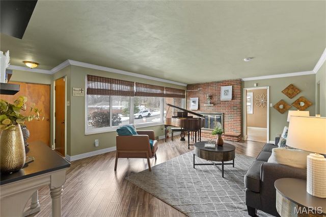 62 W Cardigan Drive, Florissant, MO 63135