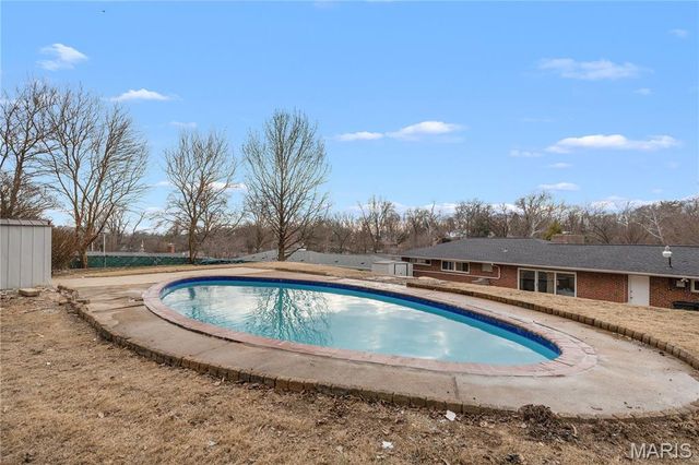 62 W Cardigan Drive, Florissant, MO 63135