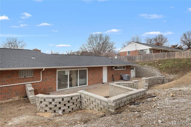 62 W Cardigan Drive, Florissant, MO 63135