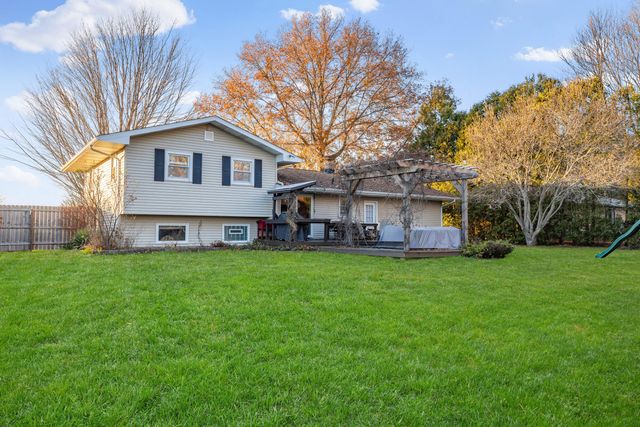 2721 S 75 W, La Porte, IN 46350