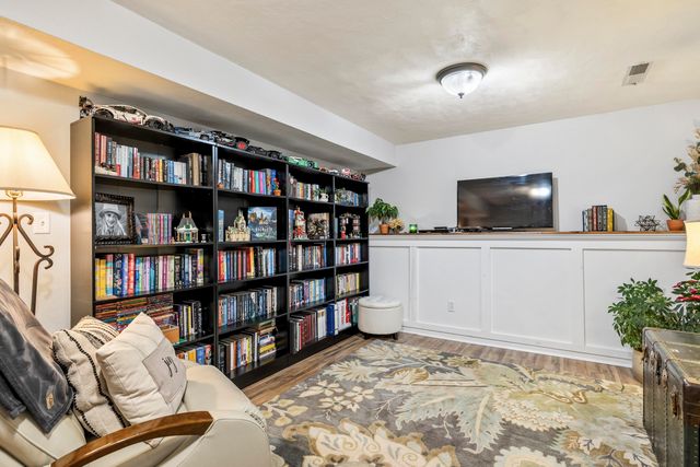 2721 S 75 W, La Porte, IN 46350