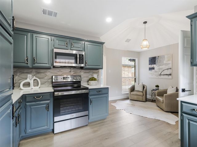 2409 Hedgeway Circle, Garland, TX 75044