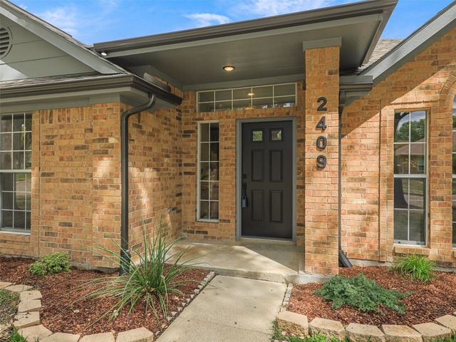 2409 Hedgeway Circle, Garland, TX 75044