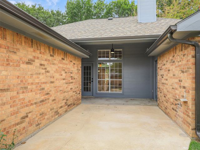 2409 Hedgeway Circle, Garland, TX 75044