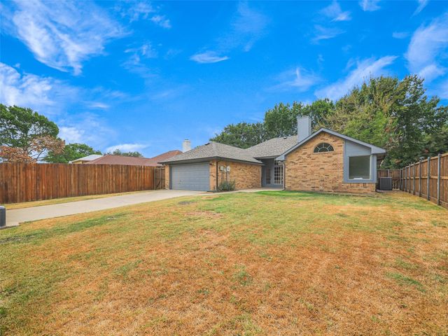 2409 Hedgeway Circle, Garland, TX 75044
