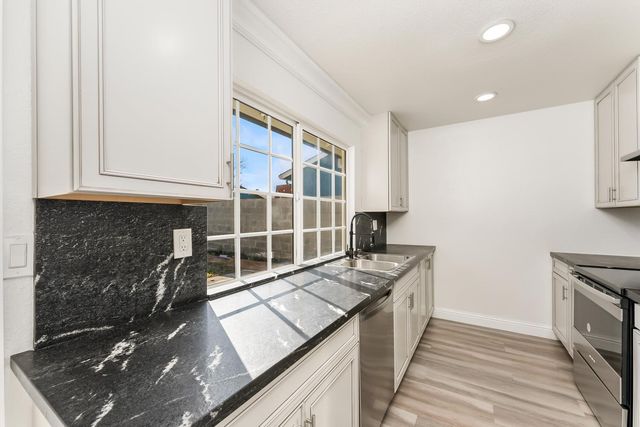 10180 Country Way, Sacramento, CA 95827