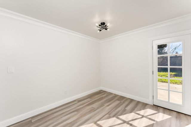 10180 Country Way, Sacramento, CA 95827