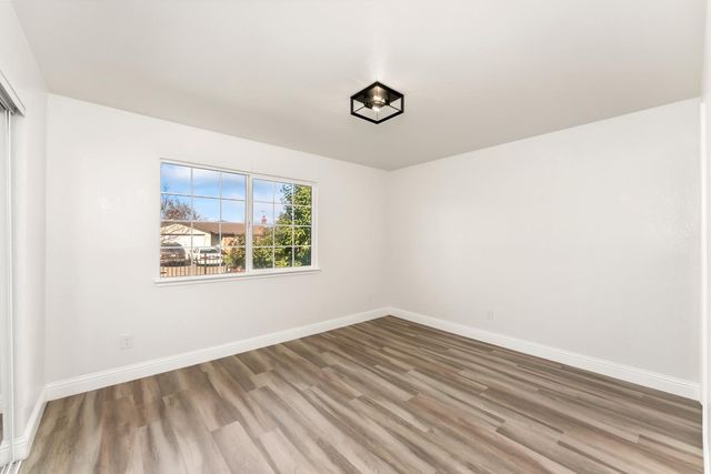 10180 Country Way, Sacramento, CA 95827