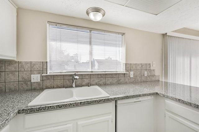 406 Mcconn Court, Houston, TX 77598