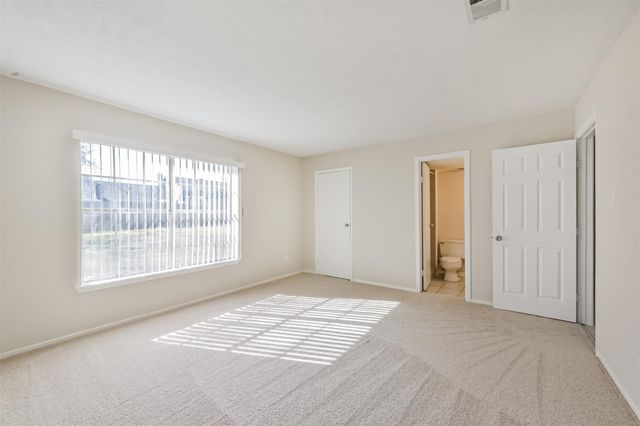 406 Mcconn Court, Houston, TX 77598