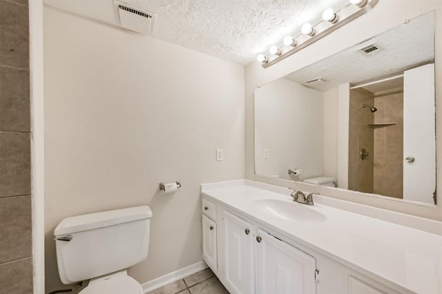 406 Mcconn Court, Houston, TX 77598