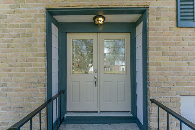 406 Mcconn Court, Houston, TX 77598