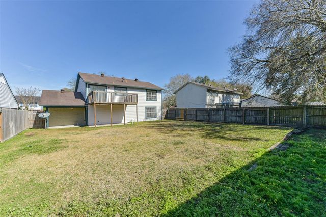 406 Mcconn Court, Houston, TX 77598
