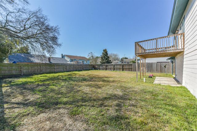 406 Mcconn Court, Houston, TX 77598