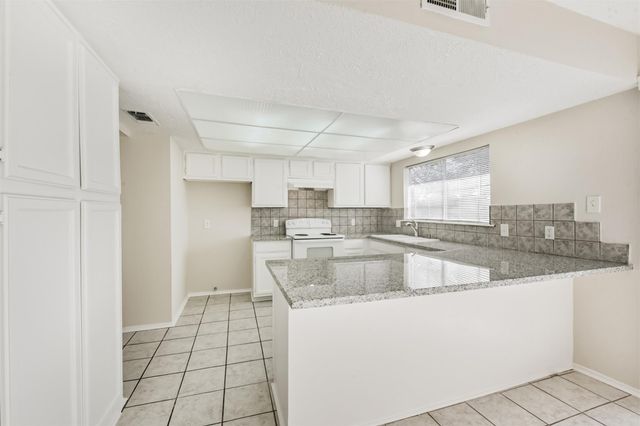 406 Mcconn Court, Houston, TX 77598