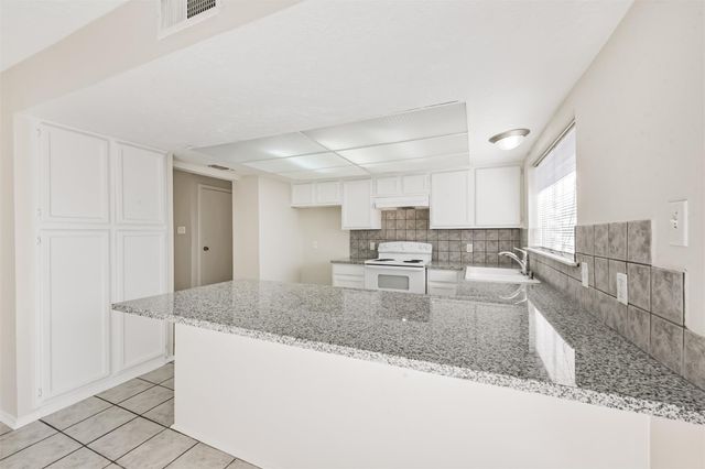 406 Mcconn Court, Houston, TX 77598