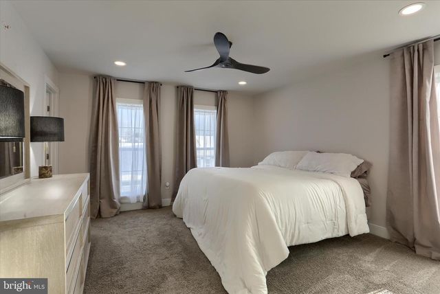 3122 BULLFINCH LN, Mechanicsburg, PA 17055