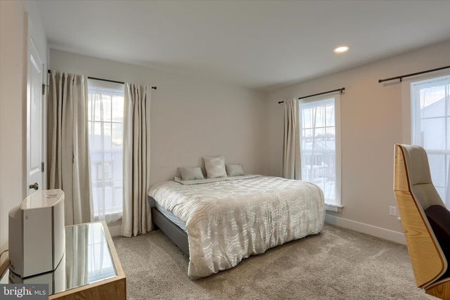 3122 BULLFINCH LN, Mechanicsburg, PA 17055