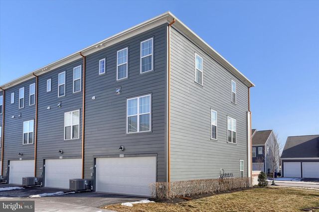 3122 BULLFINCH LN, Mechanicsburg, PA 17055