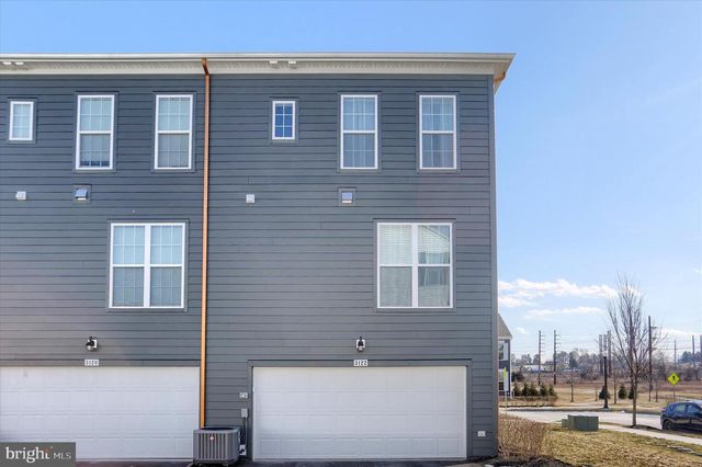 3122 BULLFINCH LN, Mechanicsburg, PA 17055