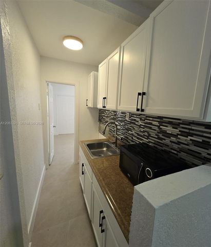 4130 SW 19th Street 3, West Park, FL 33023