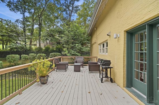 407 Lafayette Avenue, Cincinnati, OH 45220