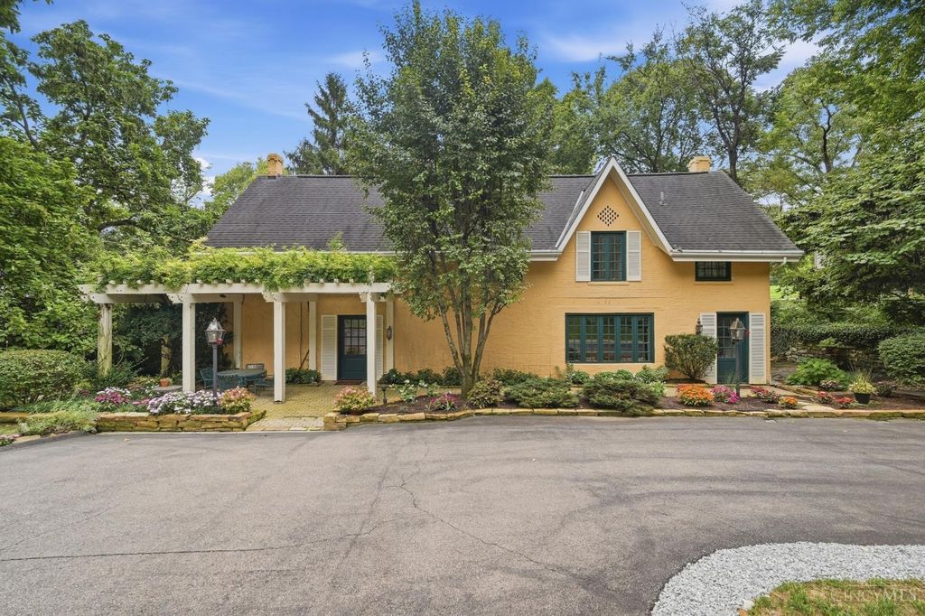 407 Lafayette Avenue, Cincinnati, OH 45220