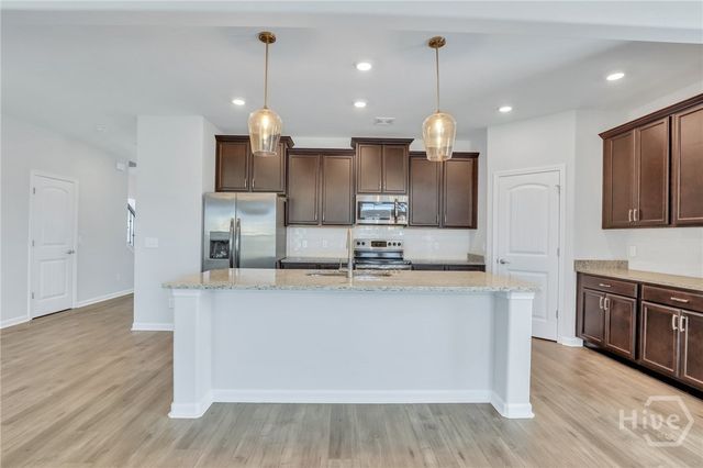 10 Ashmont Street, Savannah, GA 31407