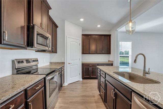 10 Ashmont Street, Savannah, GA 31407