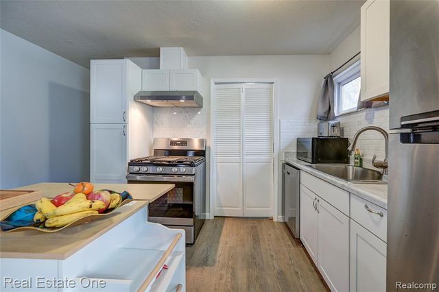 1592 Mollie Street, Ypsilanti, MI 48198