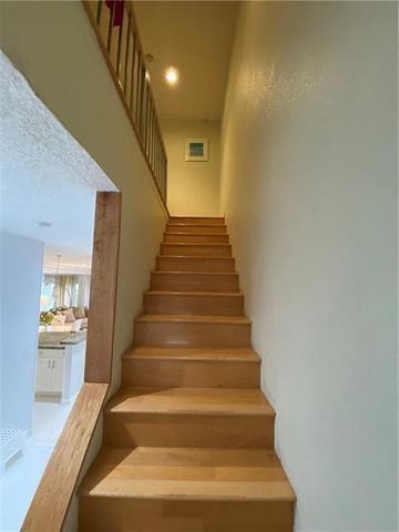 21135 Helmsman Drive O12, Miami, FL 33180